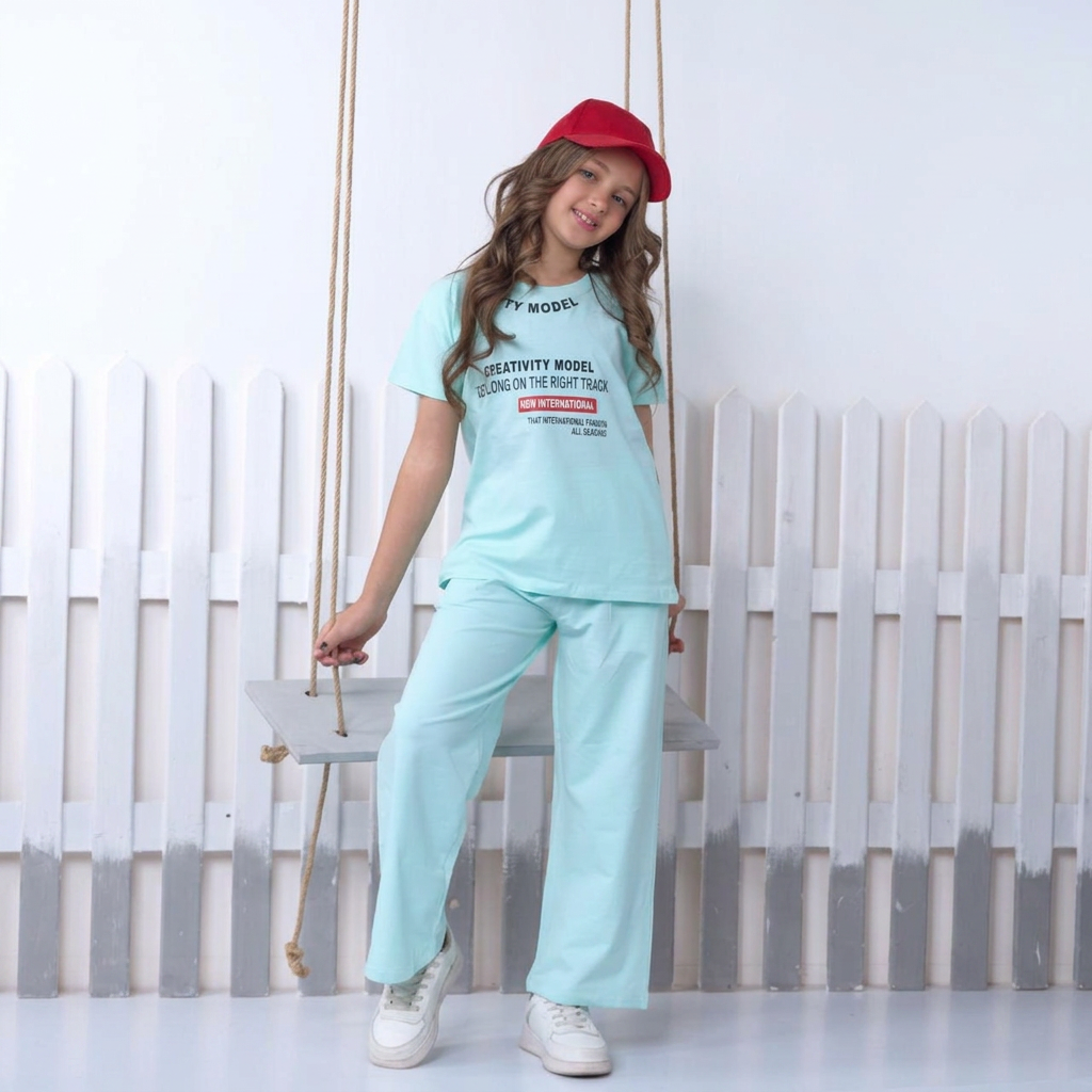 "Model" pajama set